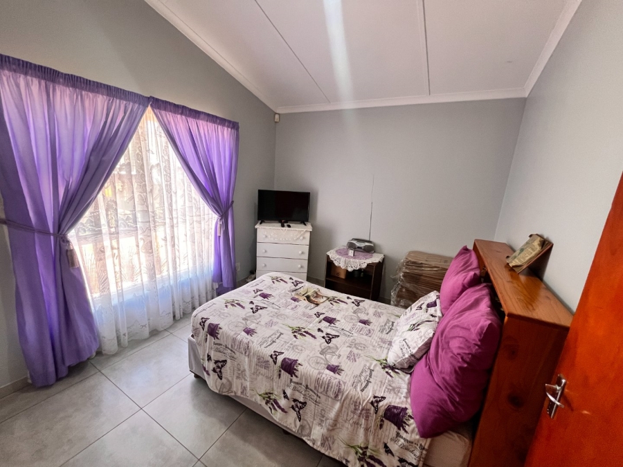 4 Bedroom Property for Sale in Ferreira Town Eastern Cape